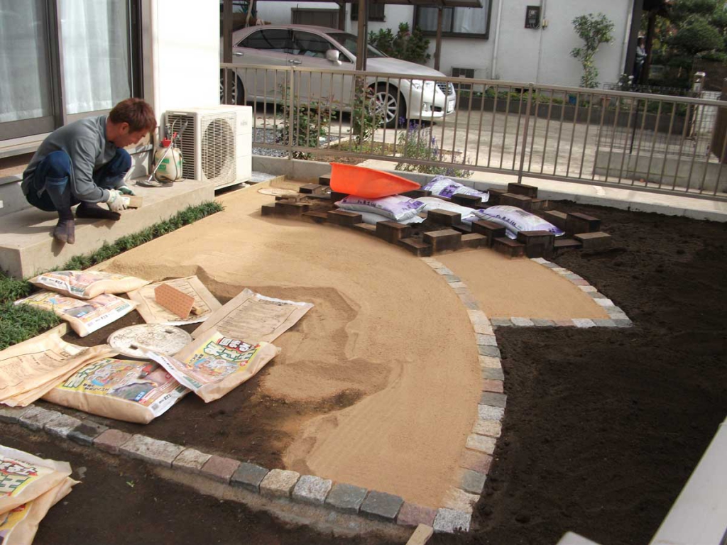 お庭の真砂土舗装の施工単価とデザイン事例 | グリーン企画｜練馬区の造園・植木屋さん